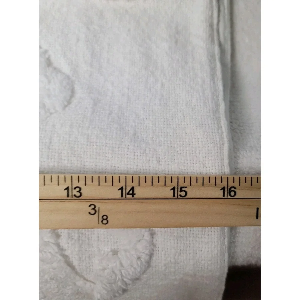 Rachel Zoe Table Runner White With Hearts Pom Poms On End